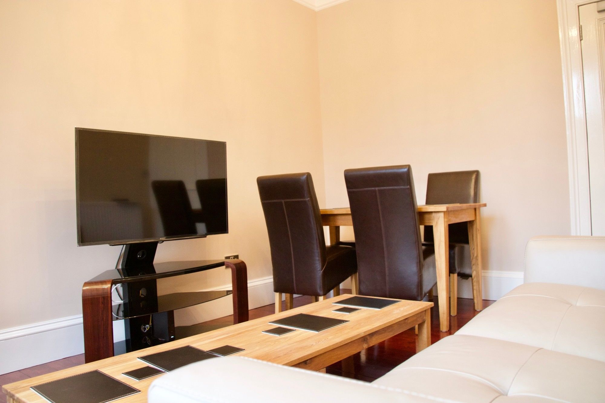 2 Bedroom Flat Off Leith Walk Accommodates 7 Edinburgh Exterior photo